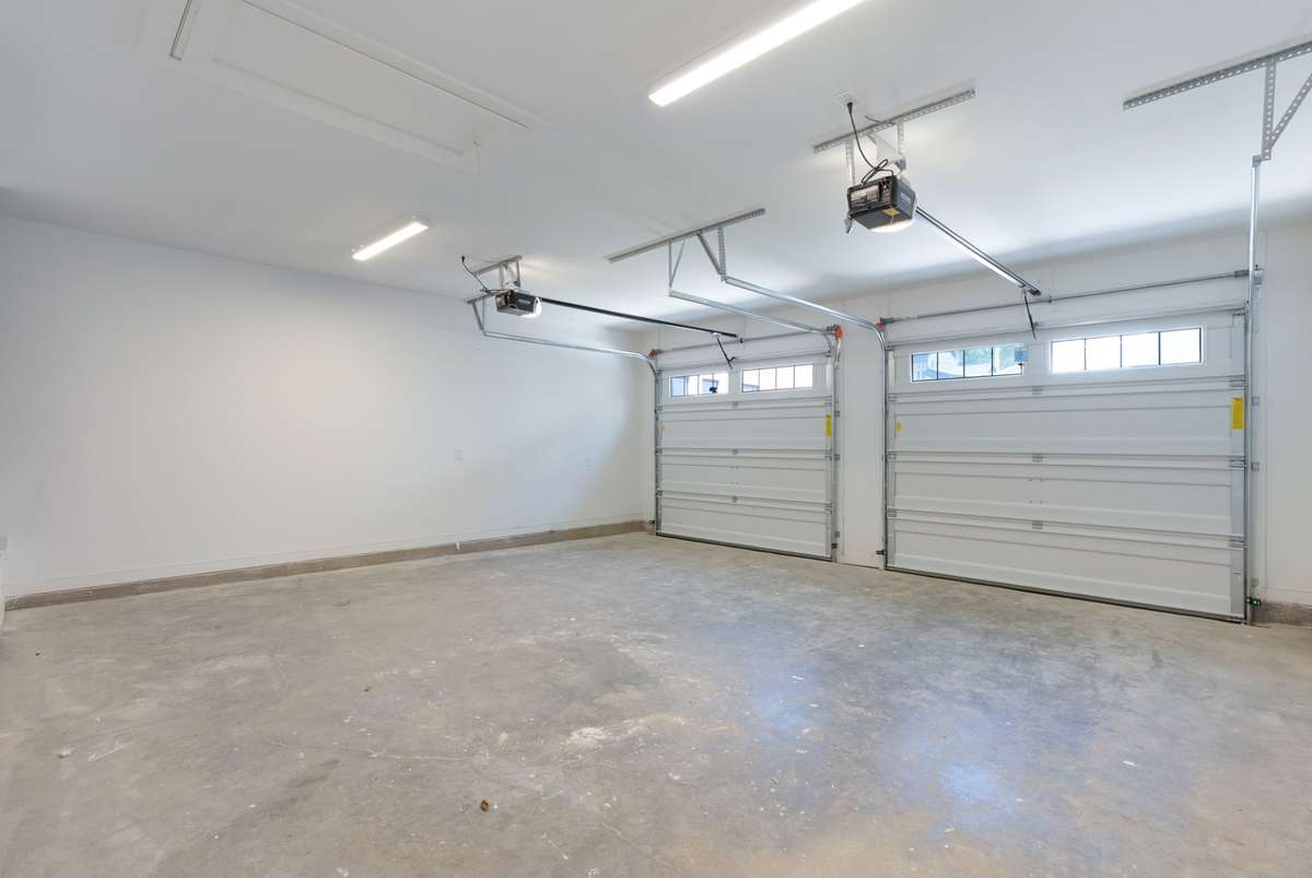 Pictures are used for marketing purposes only. Actual building and plan may vary.