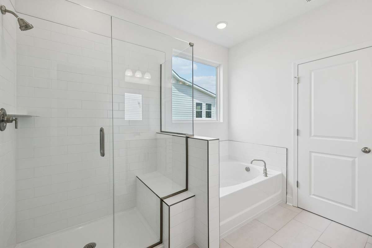 Macon primary bath. Picture is for illustrative purposes only. May be of similar home, same floorplan. Options, upgrades, colors, selections, designs, may vary.