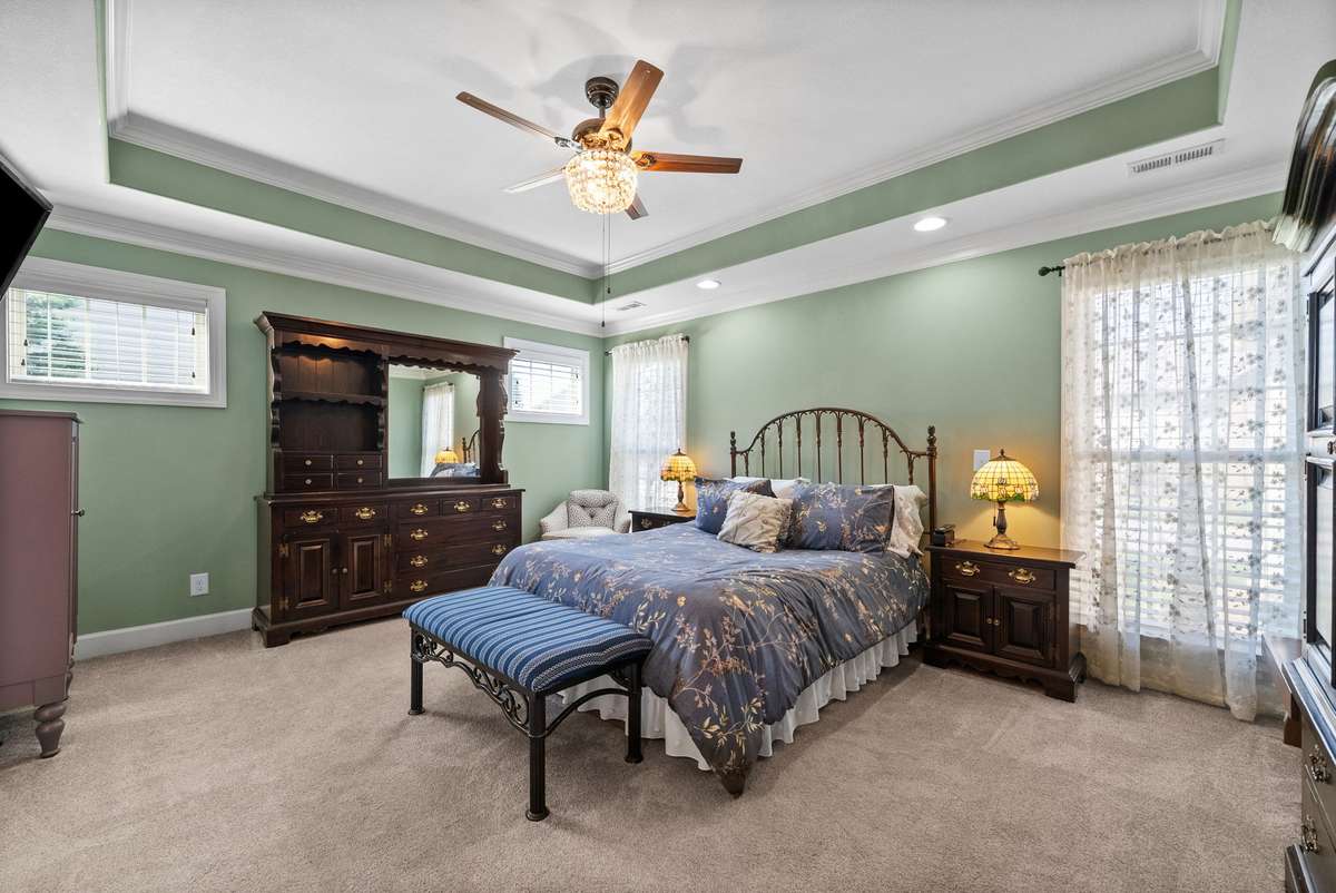 Primary Bedroom - Main Floor