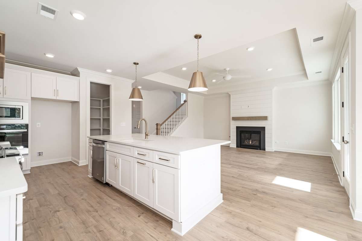 STOCK PHOTOS OF HARLOW PLAN. NOT ACTUAL HOME.