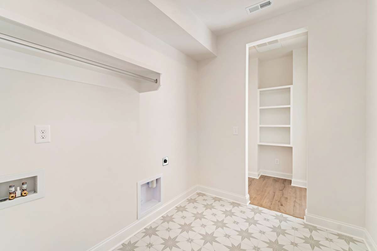 STOCK PHOTOS OF HARLOW PLAN. NOT ACTUAL HOME.