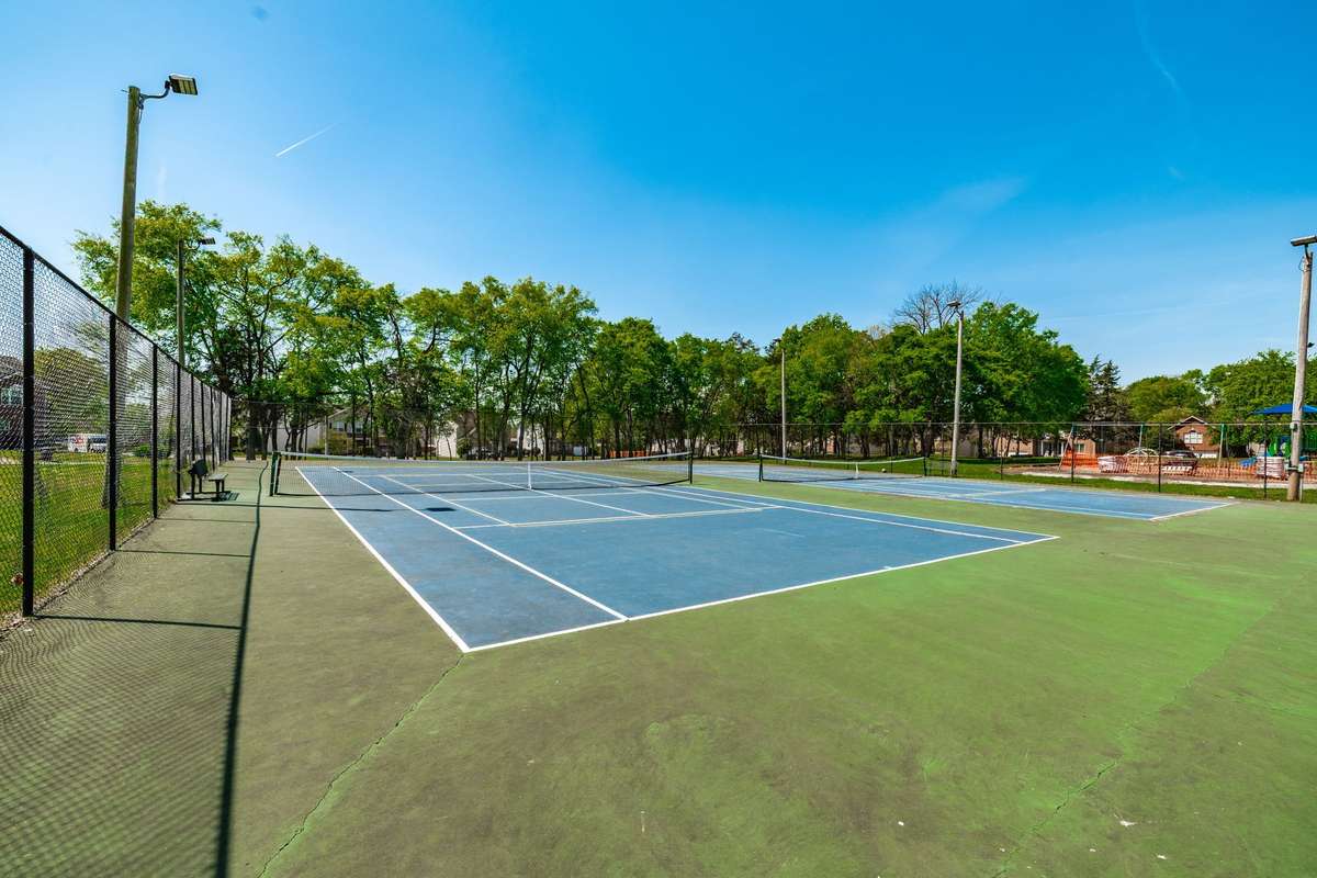 Common space tennis courts