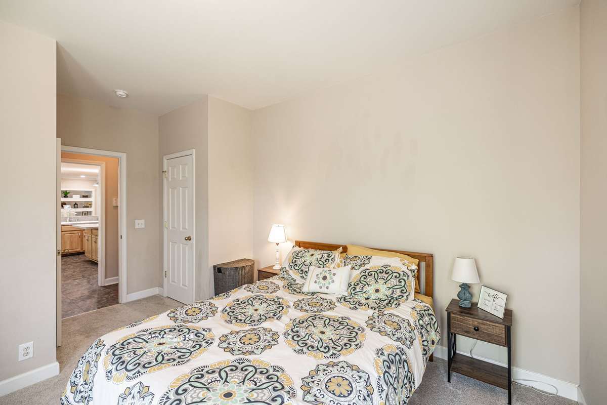 Guest bedroom