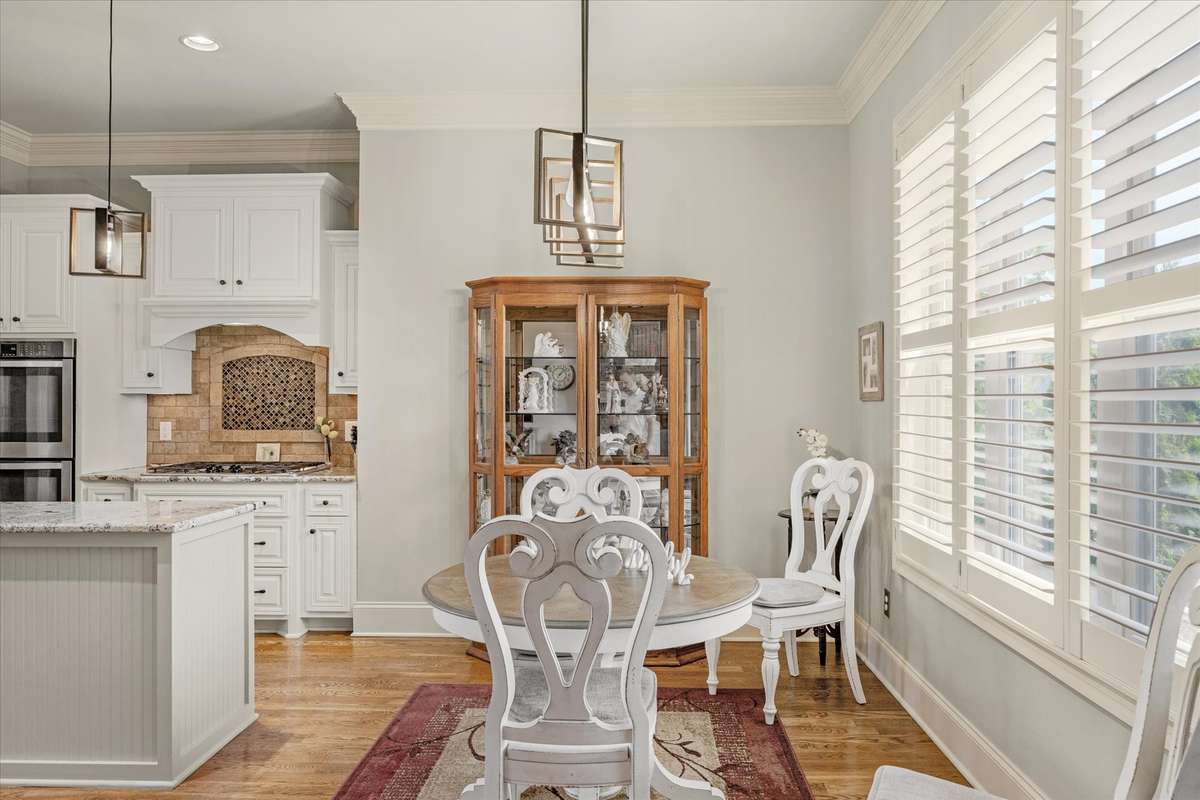 Eat in area in spacious kitchen