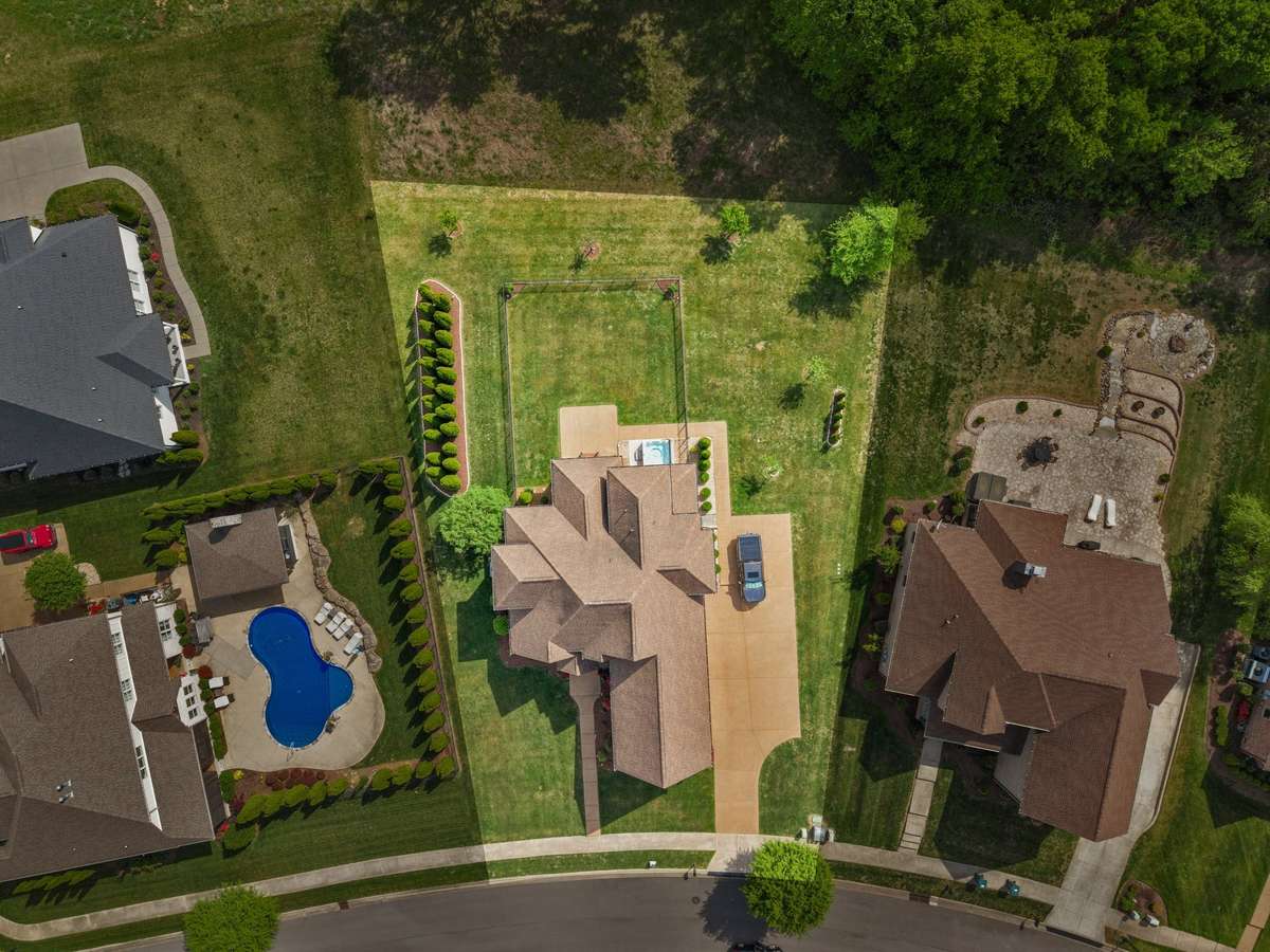 Spacious Back yard