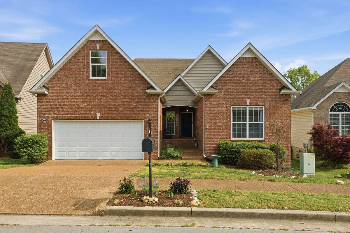 Hello 260 Sundown Dr! Located in the lovely Sunset Hill Neighborhood, this 1-story home is full of cozy charm!