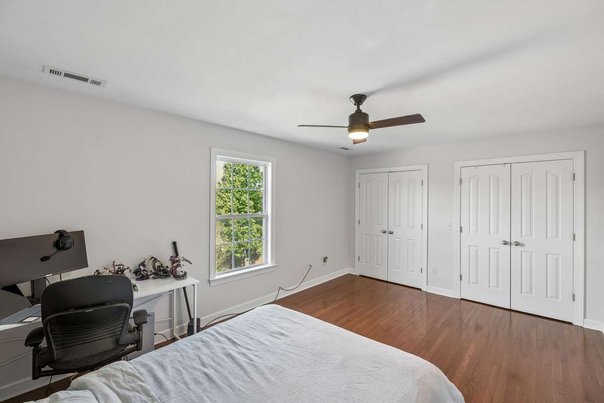 spacious and comfortable 3rd room upstair