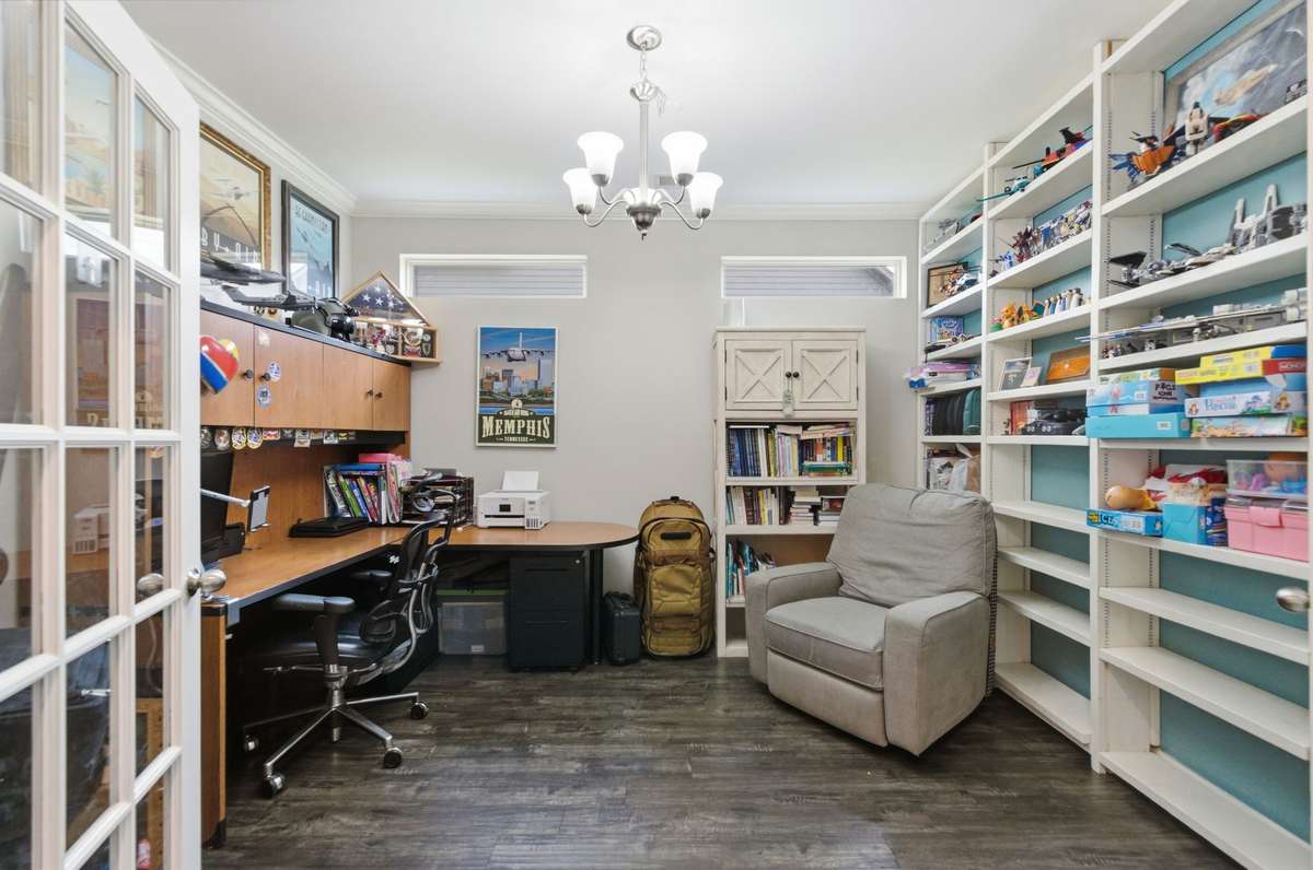 Office can be used as bedroom or sitting room