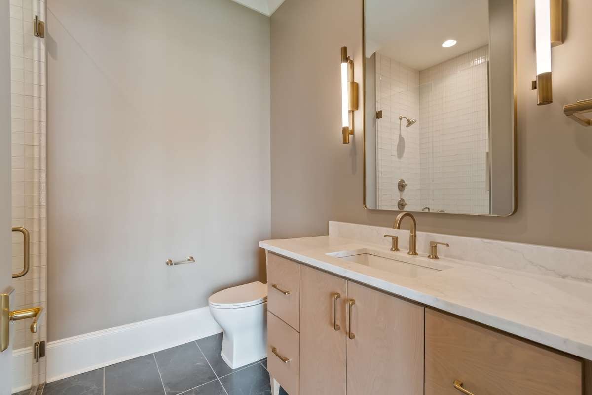 Guest bath.