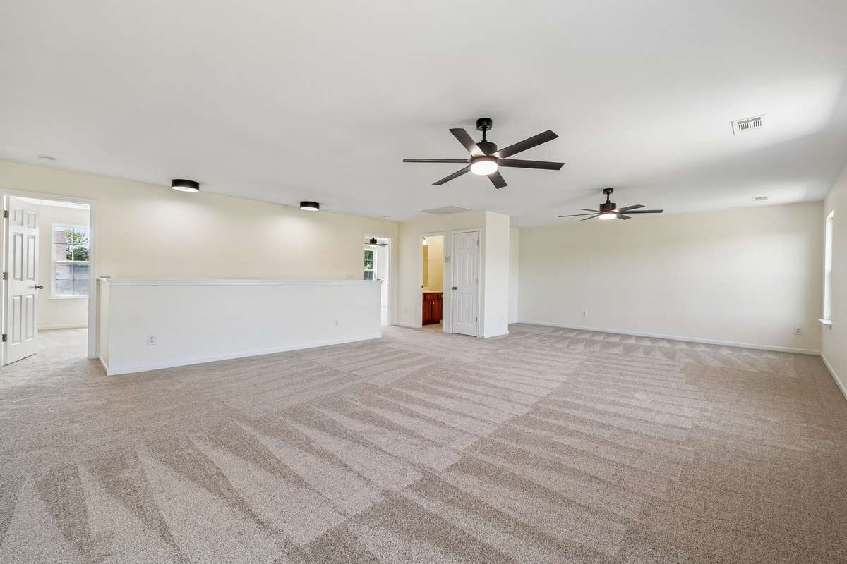20x30 Bonus room upstairs!
