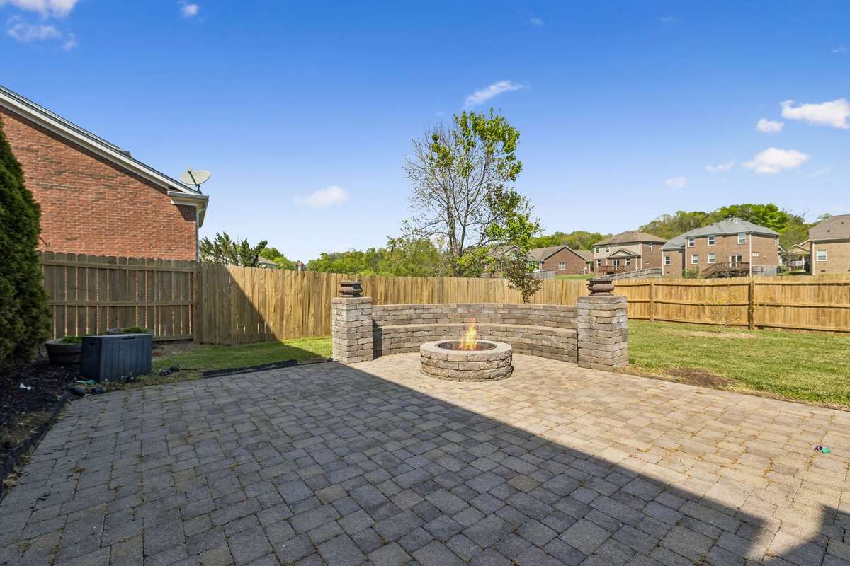 Gorgeous back yard!
