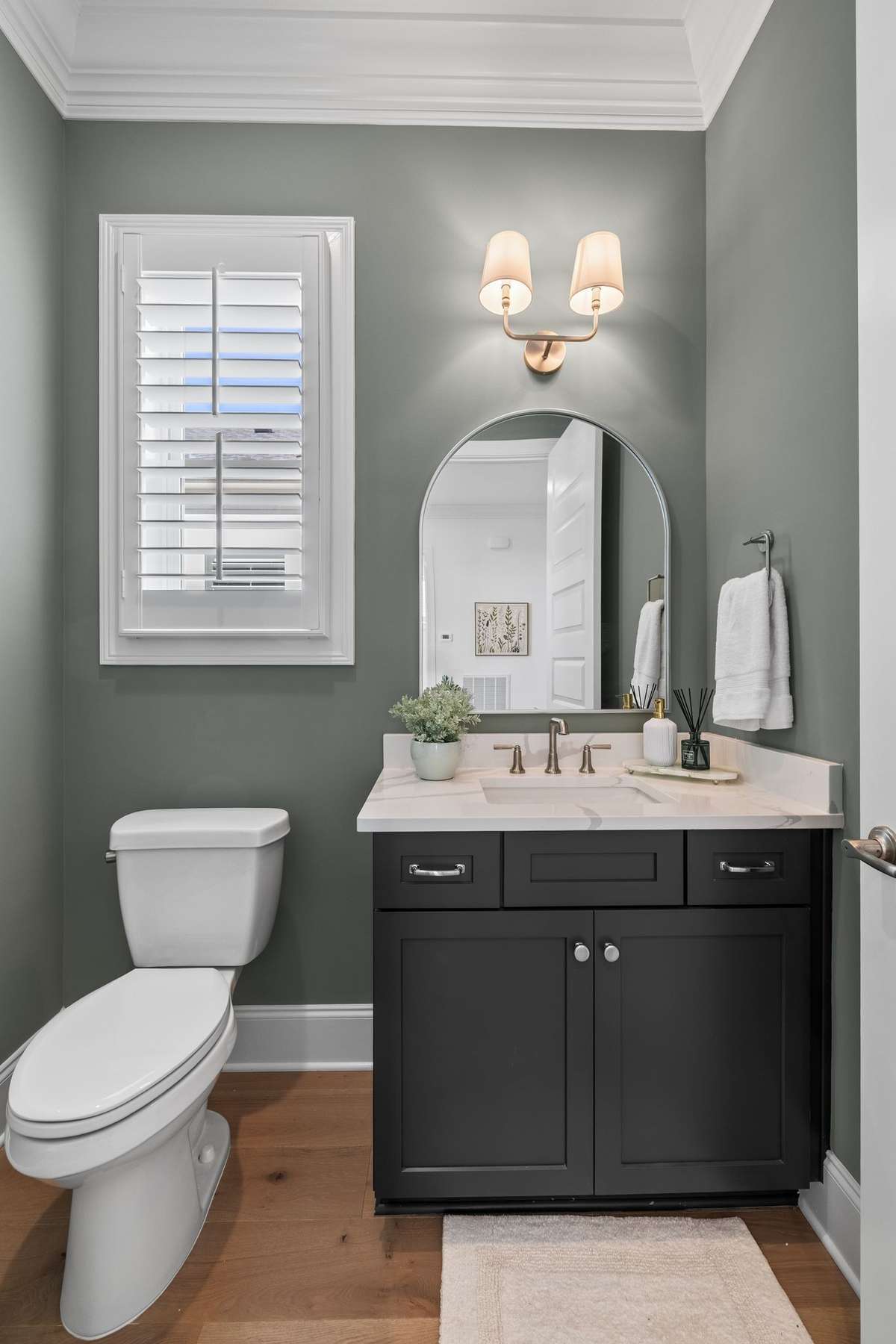 Photos represent a model home of the same floor plan and are not the actual home being constructed. Interior finishes, selections, and colors will be different.