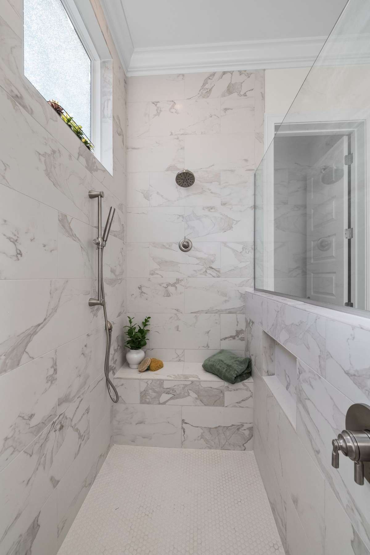Photos represent a model home of the same floor plan and are not the actual home being constructed. Interior finishes, selections, and colors will be different.