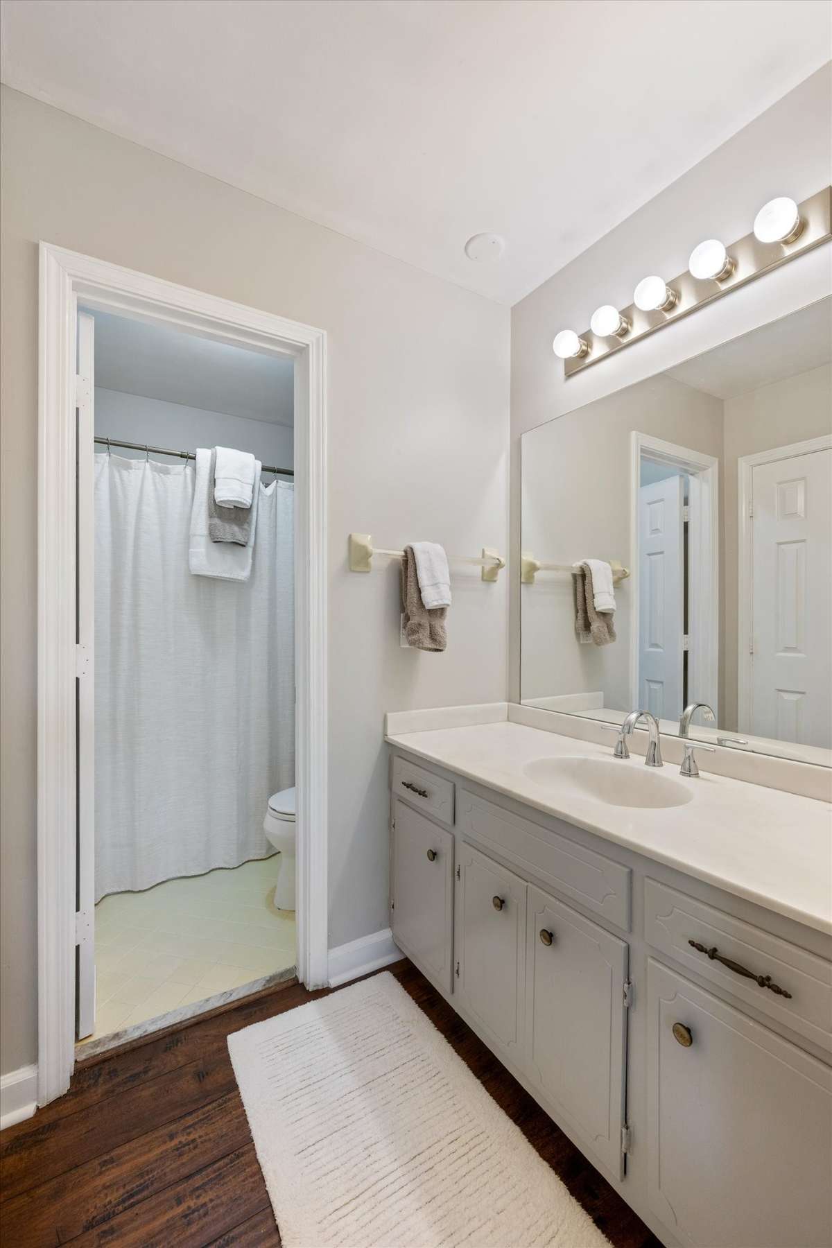 Primary bath with walk-in closet