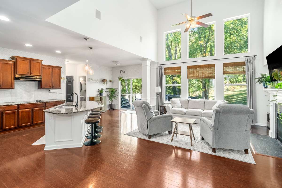 Beautiful open concept that is perfect for entertaining