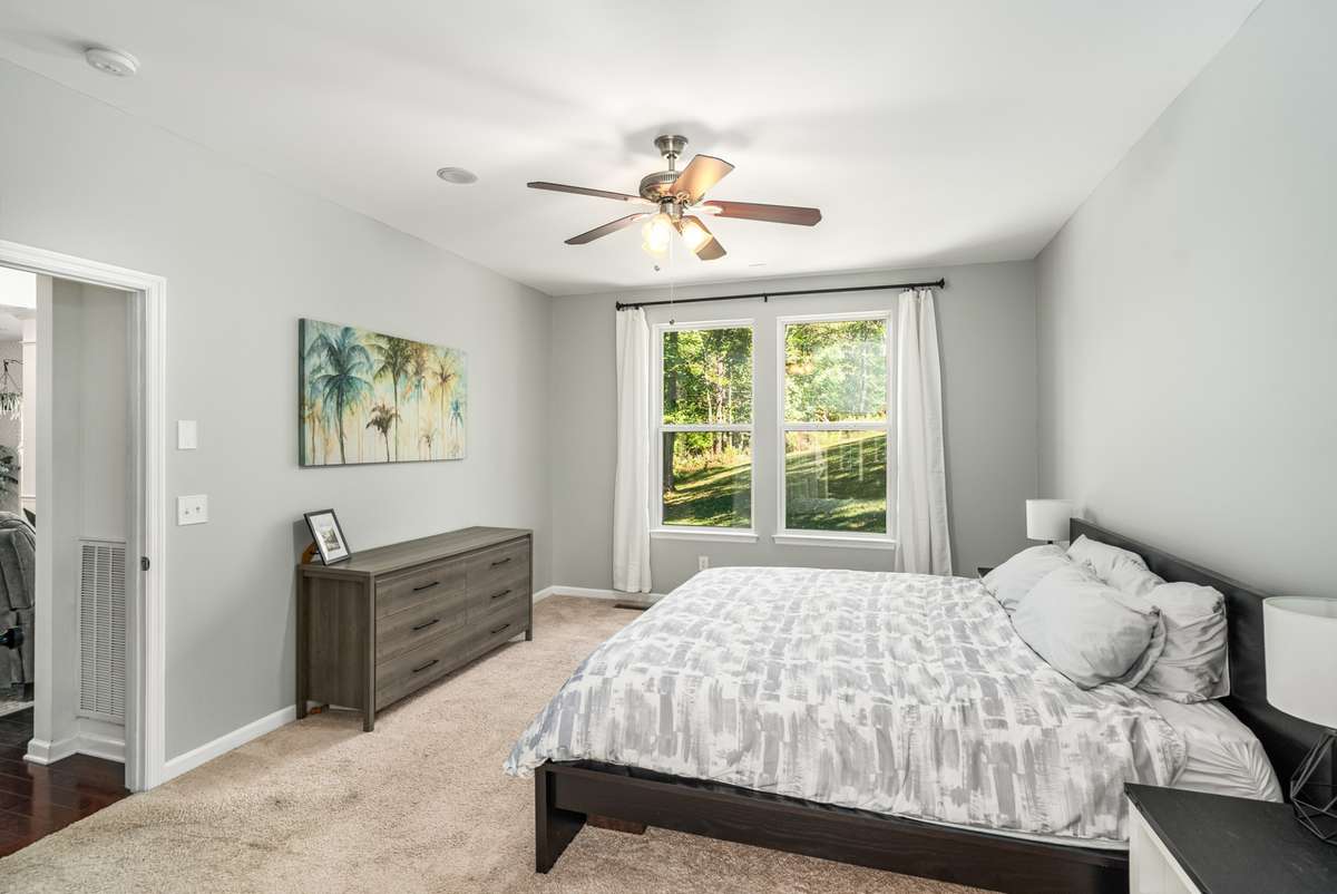 Main level Primary bedroom