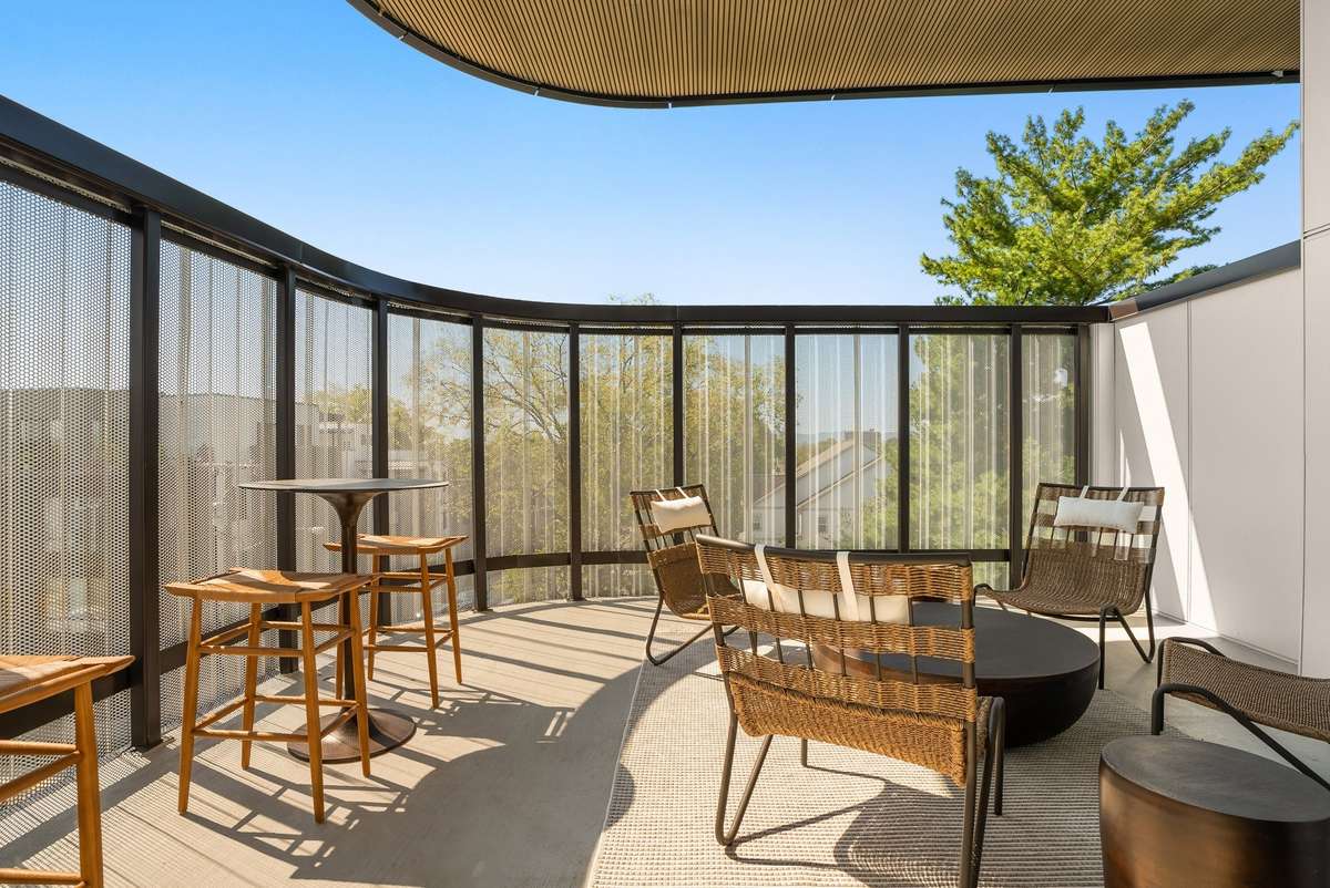 Second top floor outdoor patio.
