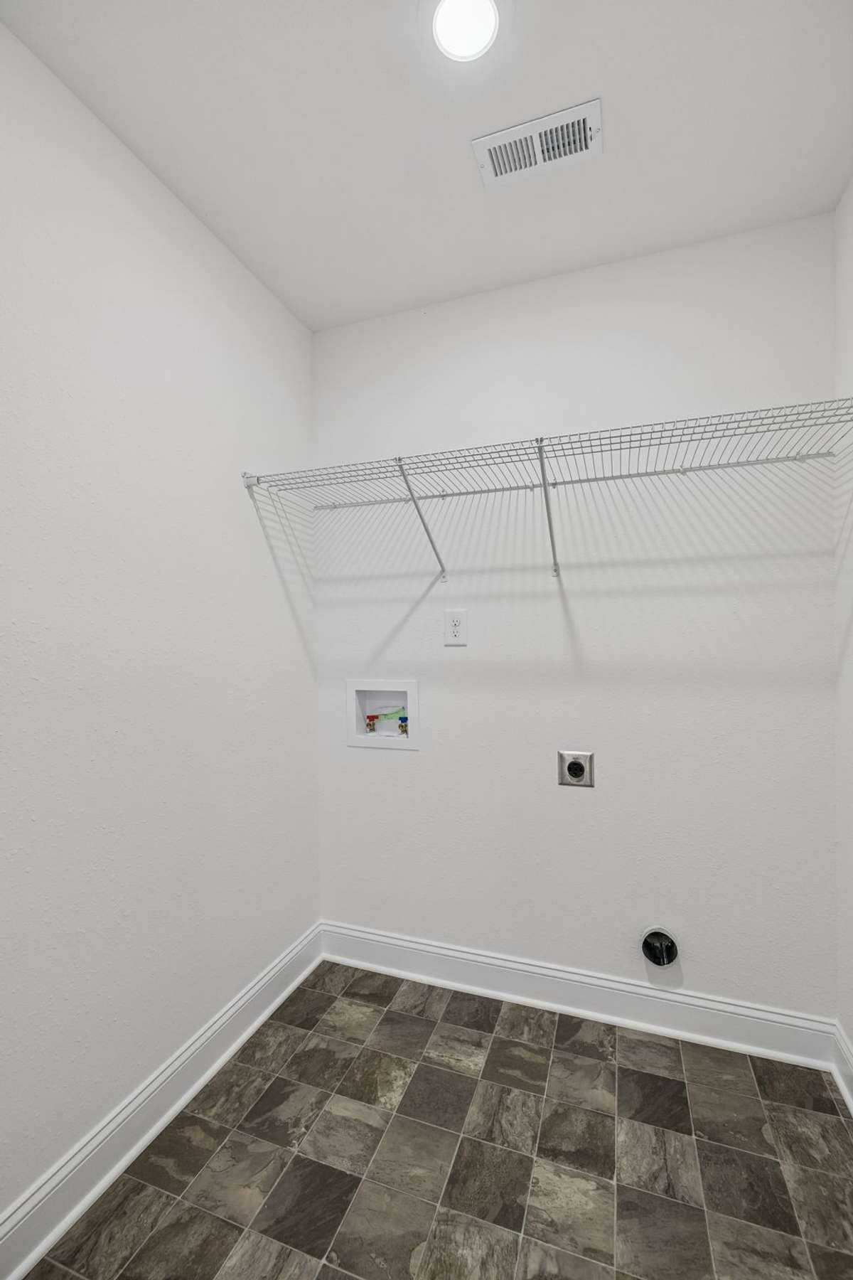 Sample pictures of a previous build showing the Meg Floor Plan.  Materials and Colors are subject to change without notice.