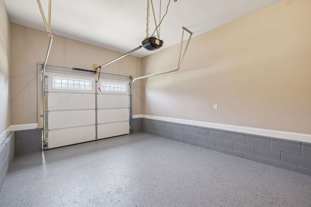 Sample pictures of a previous build showing the Meg Floor Plan.  Materials and Colors are subject to change without notice.