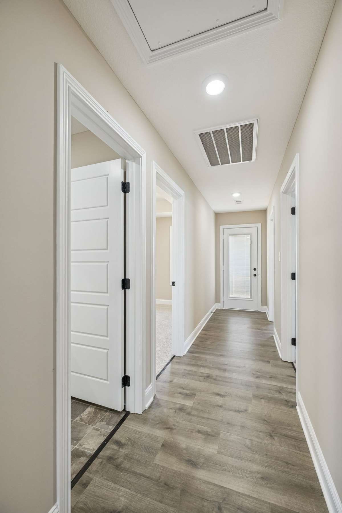 Sample pictures of a previous build showing the Meg Floor Plan.  Materials and Colors are subject to change without notice.
