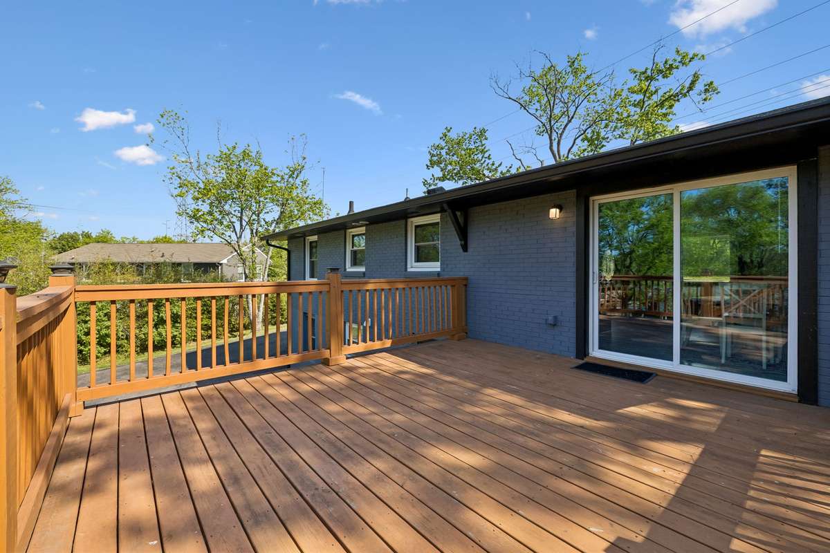 Impressive newly constructed large deck with plenty of room for dining and lounging.