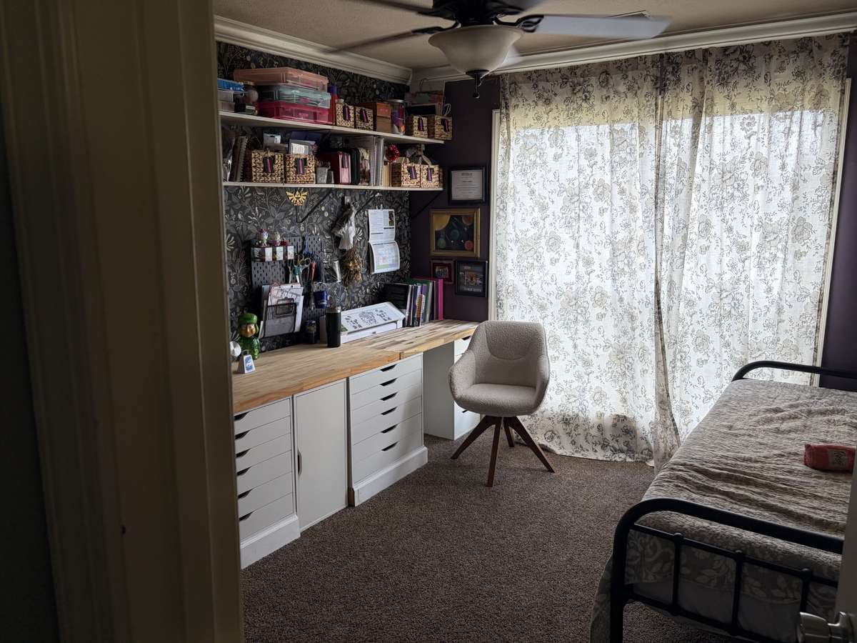 Office/bonus room (No closet)