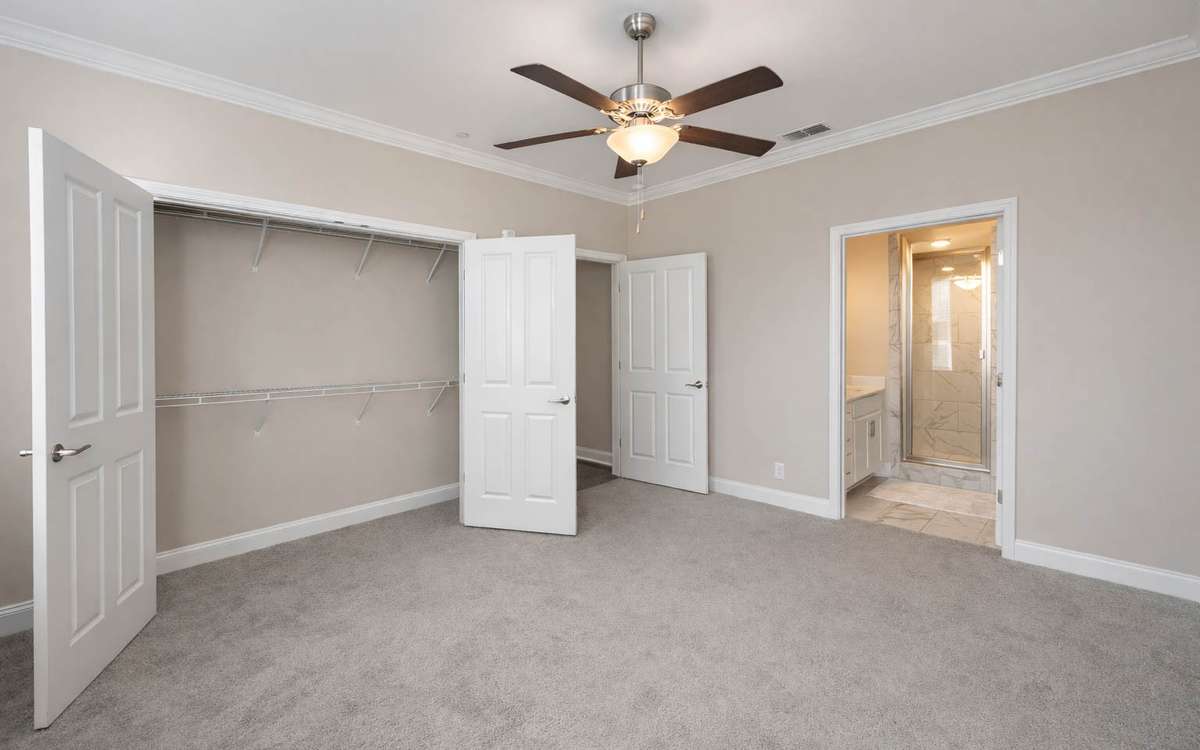 13x10 en-suite primary bedroom.