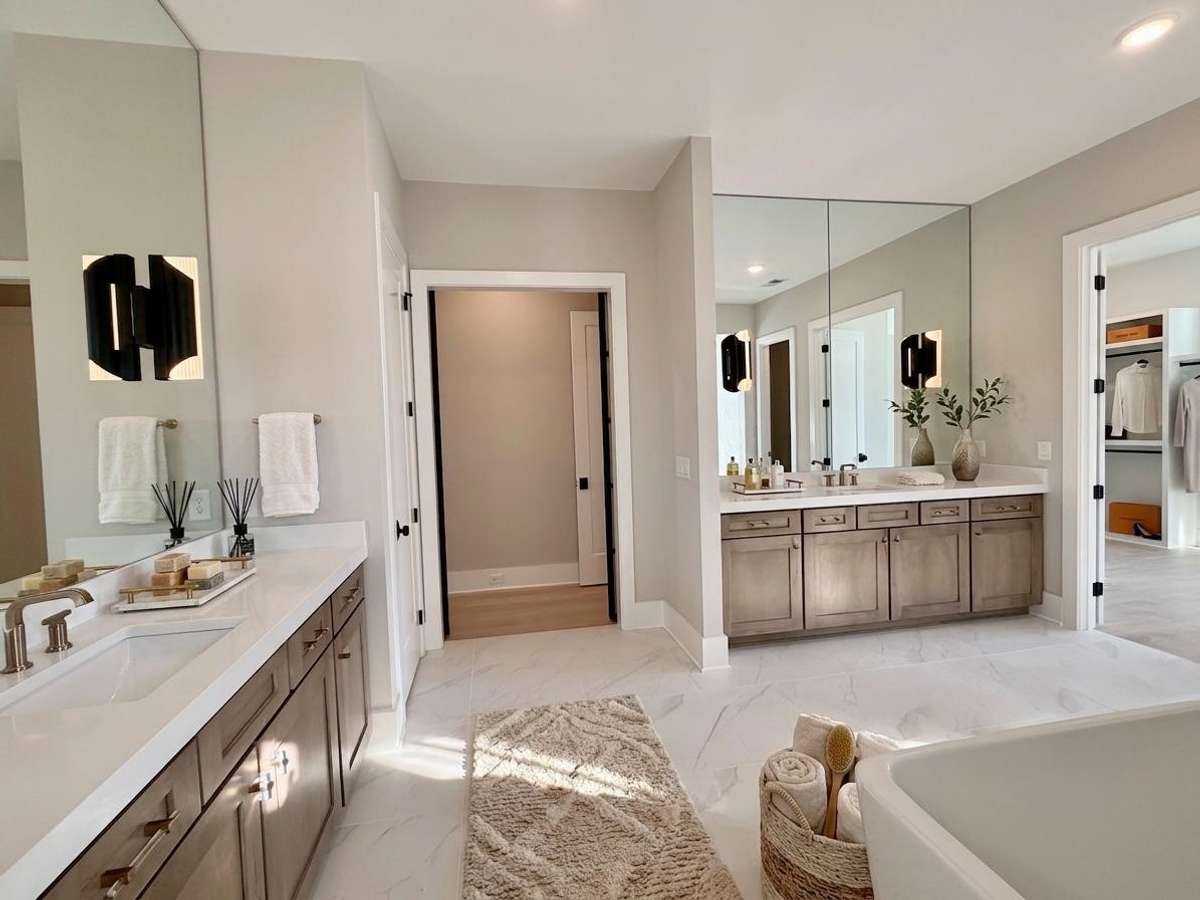 Bold. Refined. Remarkable. Actual Home — Virtually Staged