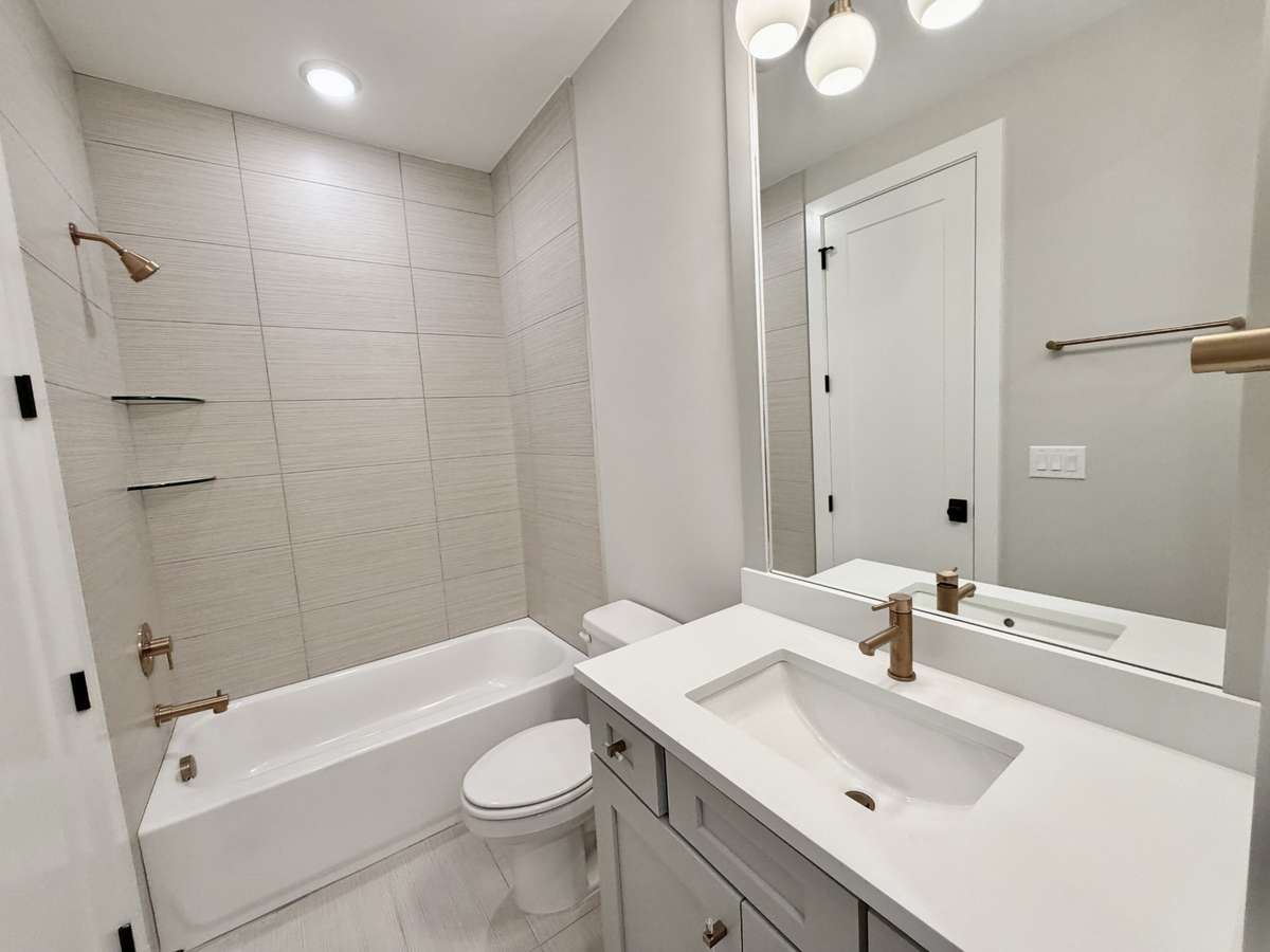 Actual Home — Private En-Suite Bath