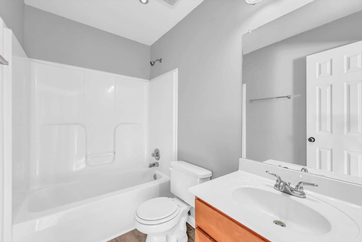 The second full bathroom upstairs.