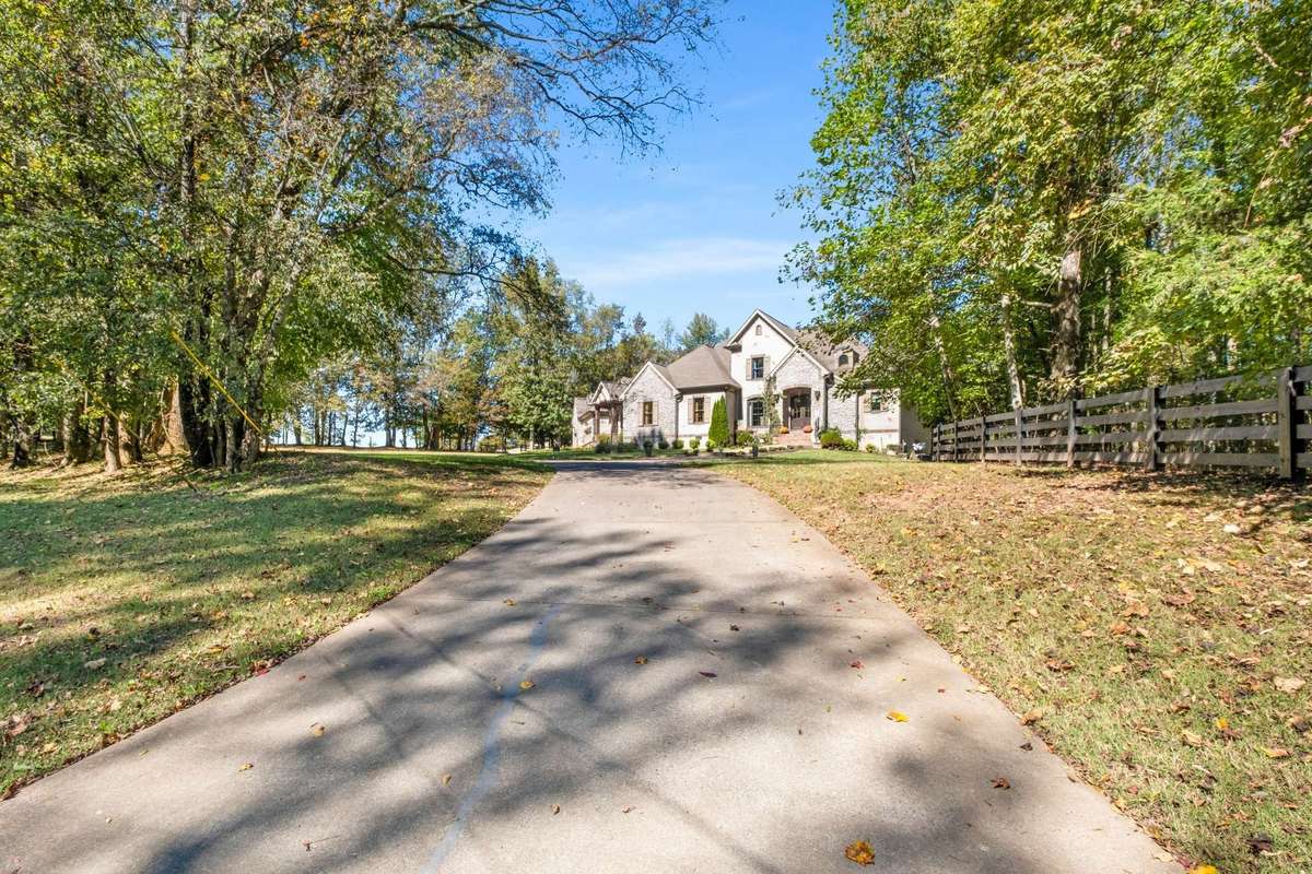 Private drive off the private road Hardwood Ln