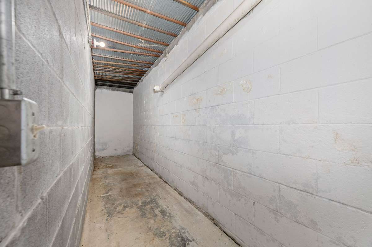 Storage/storm shelter