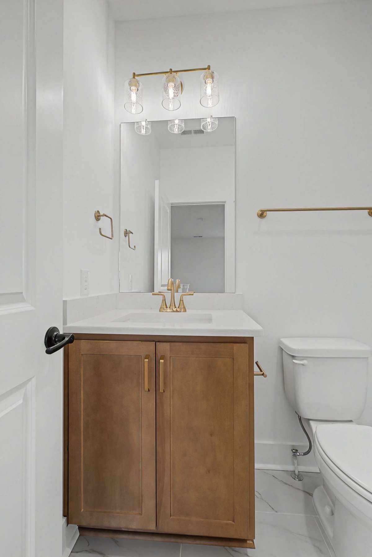Full bath in the bonus room.