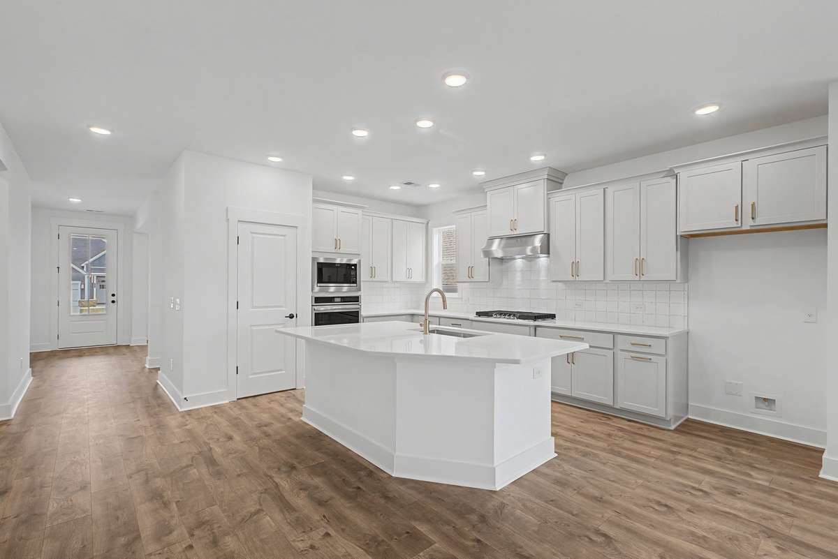 Beautiful chef's kitchen.