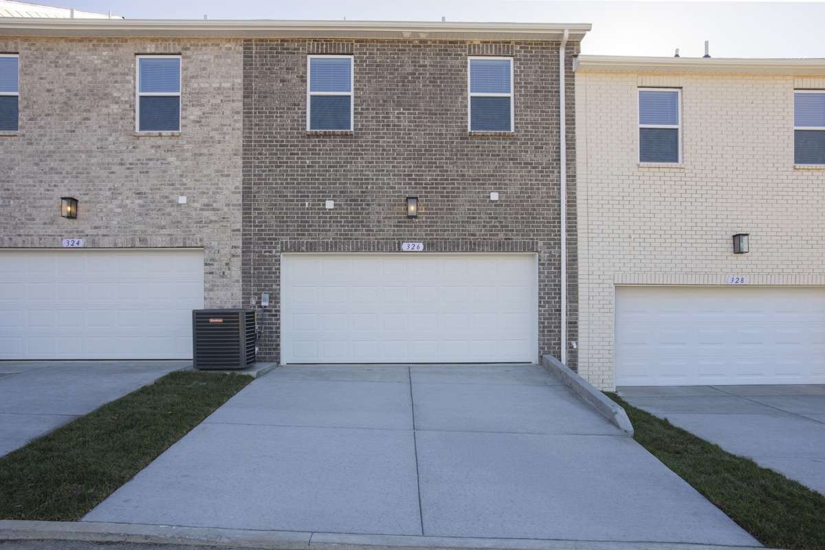 2- Car Garage & Driveway & Extra Parking For Guests Behind