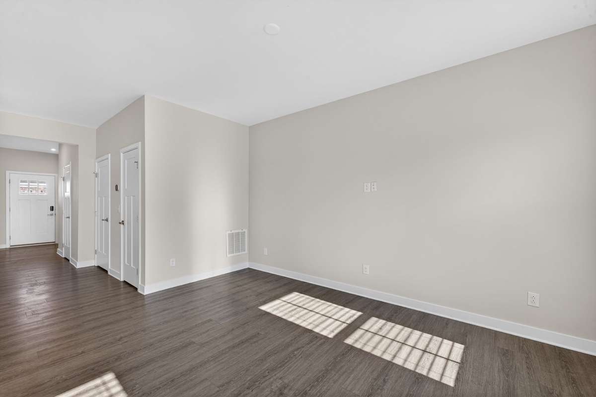 Open concept living w high ceilings