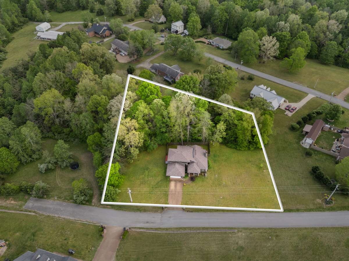 Approximate property line. A little over 1 acre.