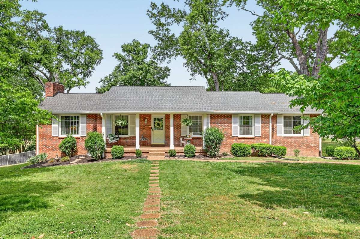Welcome to your new home in the heart of Hendersonville. This home features 4 bedrooms, 3 full baths, 2847sf, NO HOA, and 48 acres to enjoy.