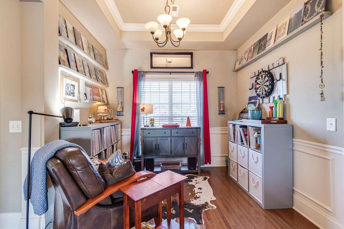 Open shelving perfect for art or dining pieces.