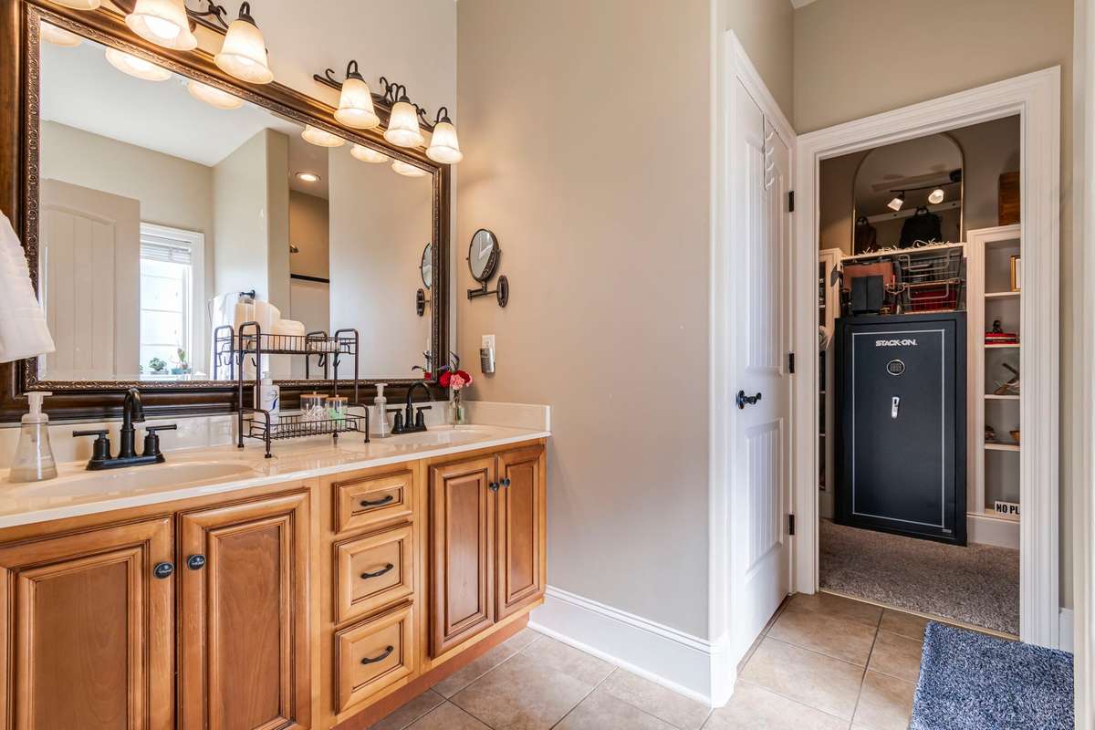 Double vanity in primary bath.