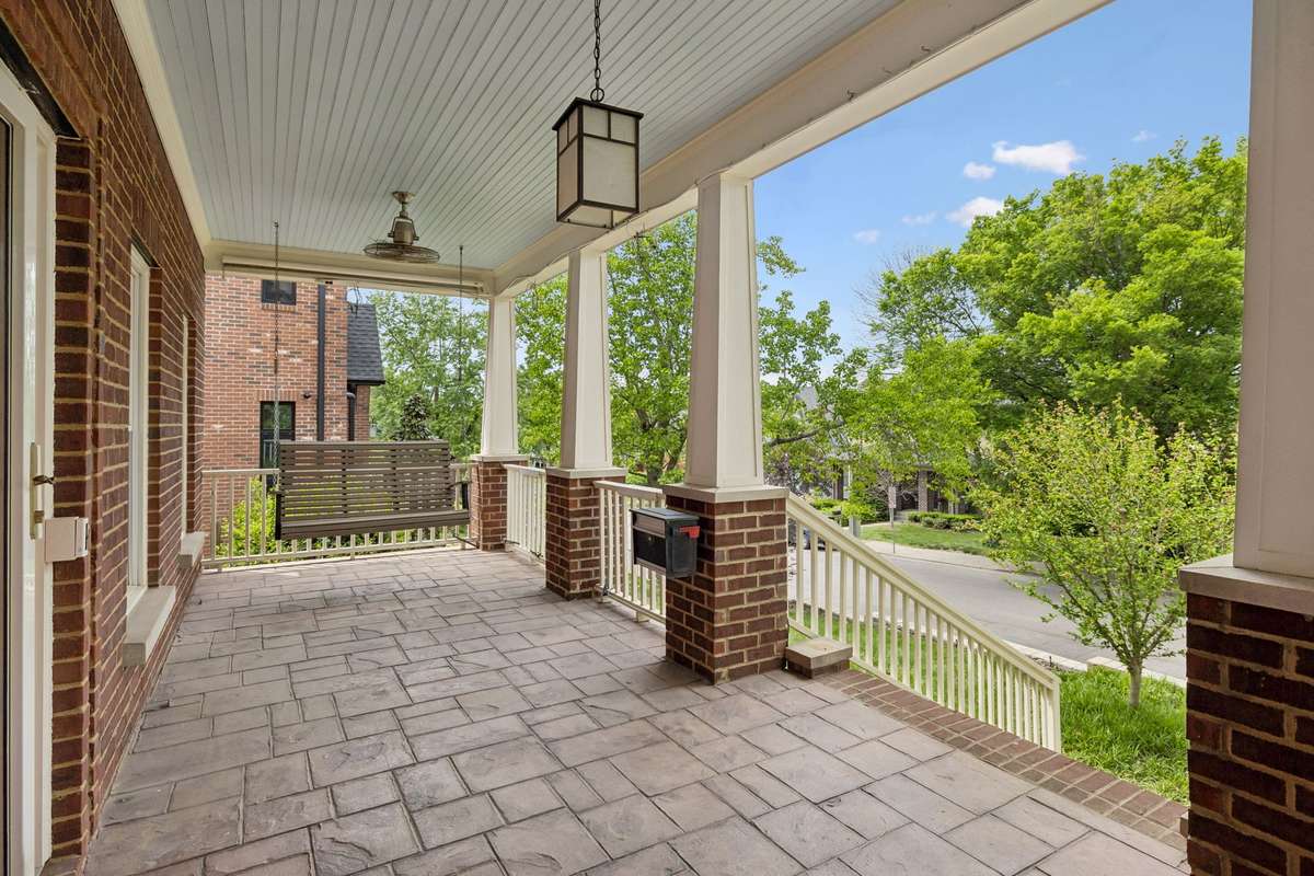 Covered front porch - Swing remains!