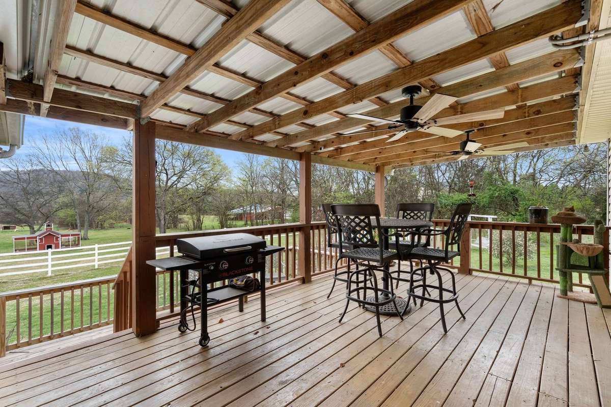 Enjoy outdoor meals and leisure on the covered deck!