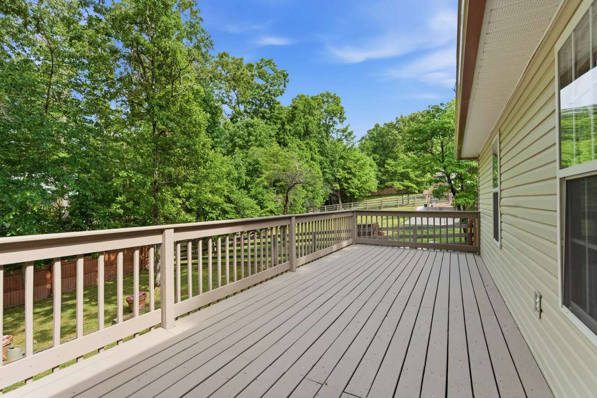 Nice Private Deck to sit back and enjoy nature