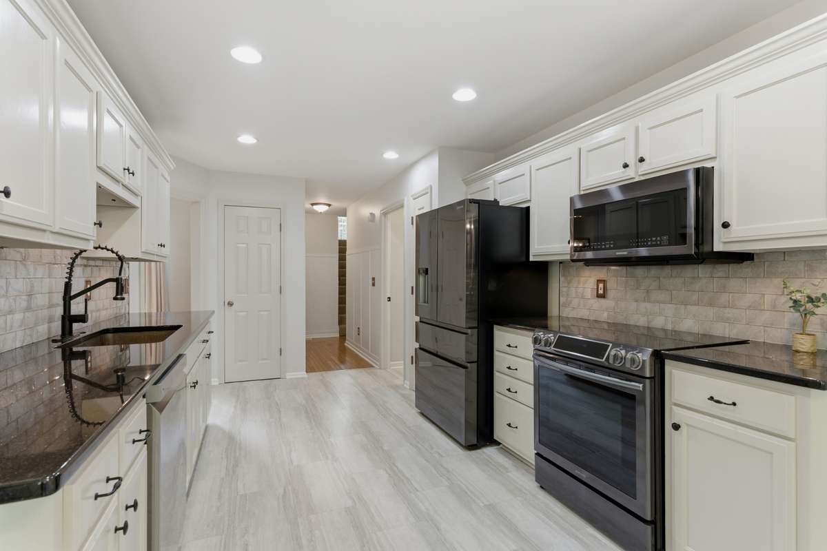 Updated beautiful Kitchen that offers modern finished design for both everyday living and entertaining