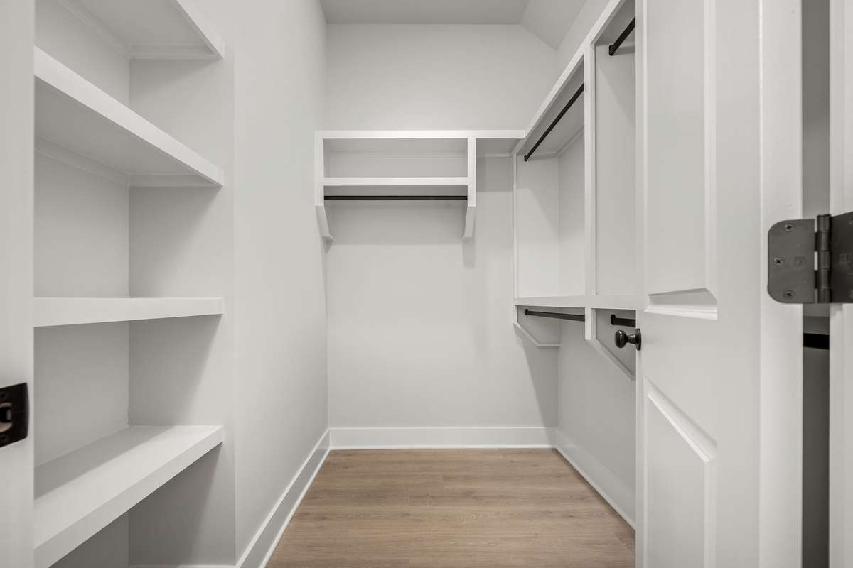 M261 - Primary Closet