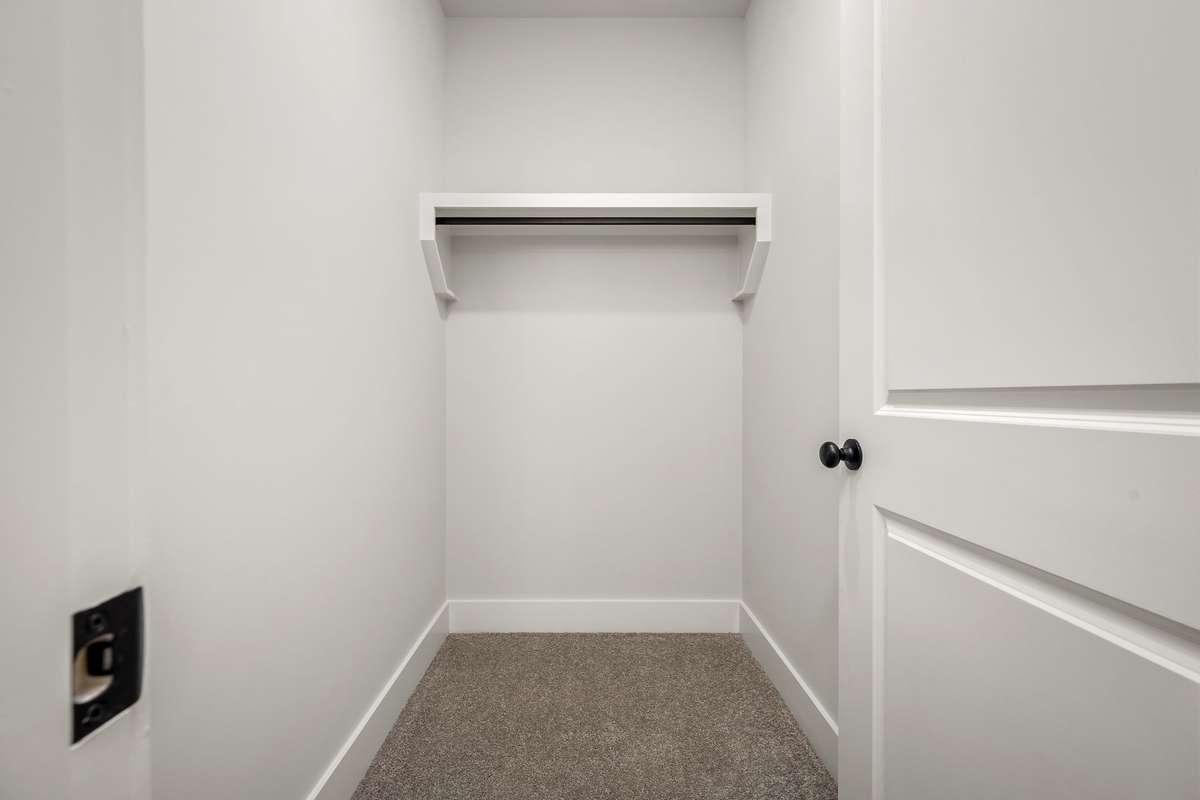 M261 - Bed #3 Closet