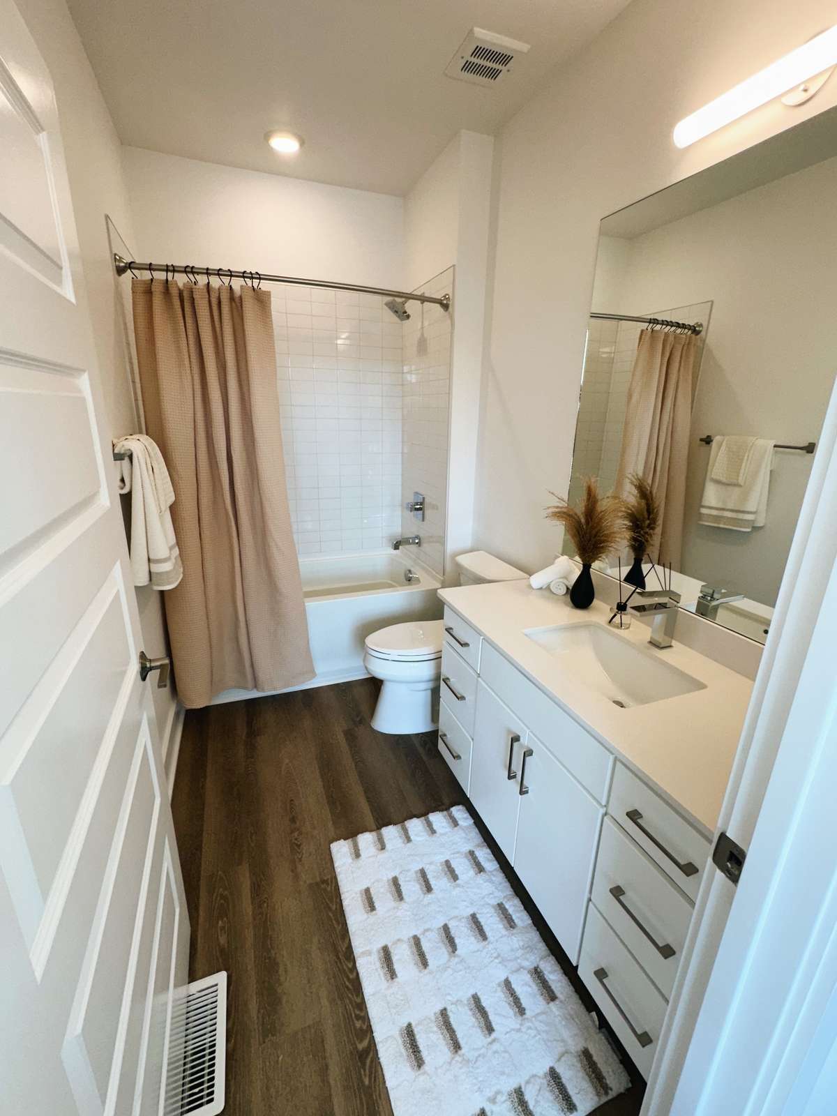 2nd Bathroom