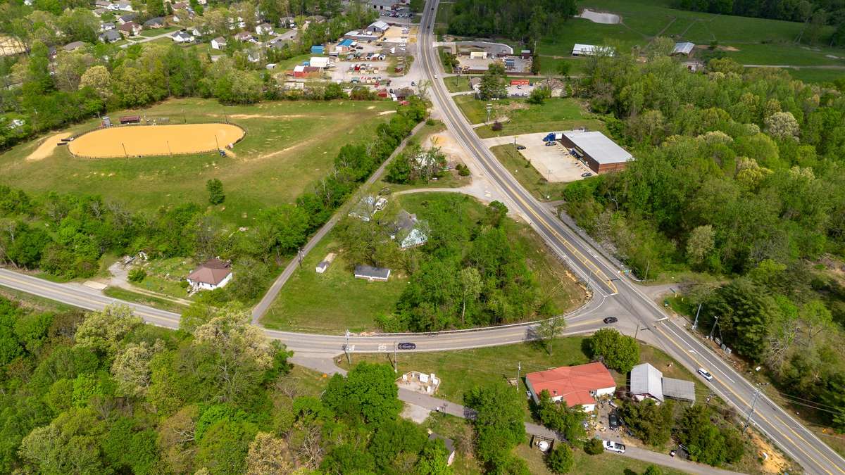 Roads Frontage on Old Louisville Highway