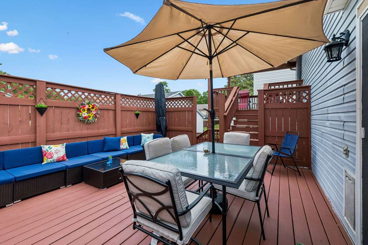Multi-level deck is an entertainer's dream!