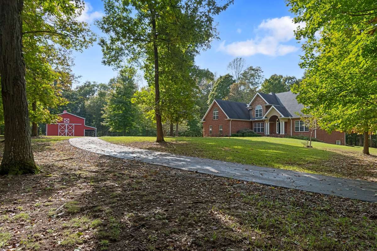 4 bedroom house plus a 1200 sf workshop